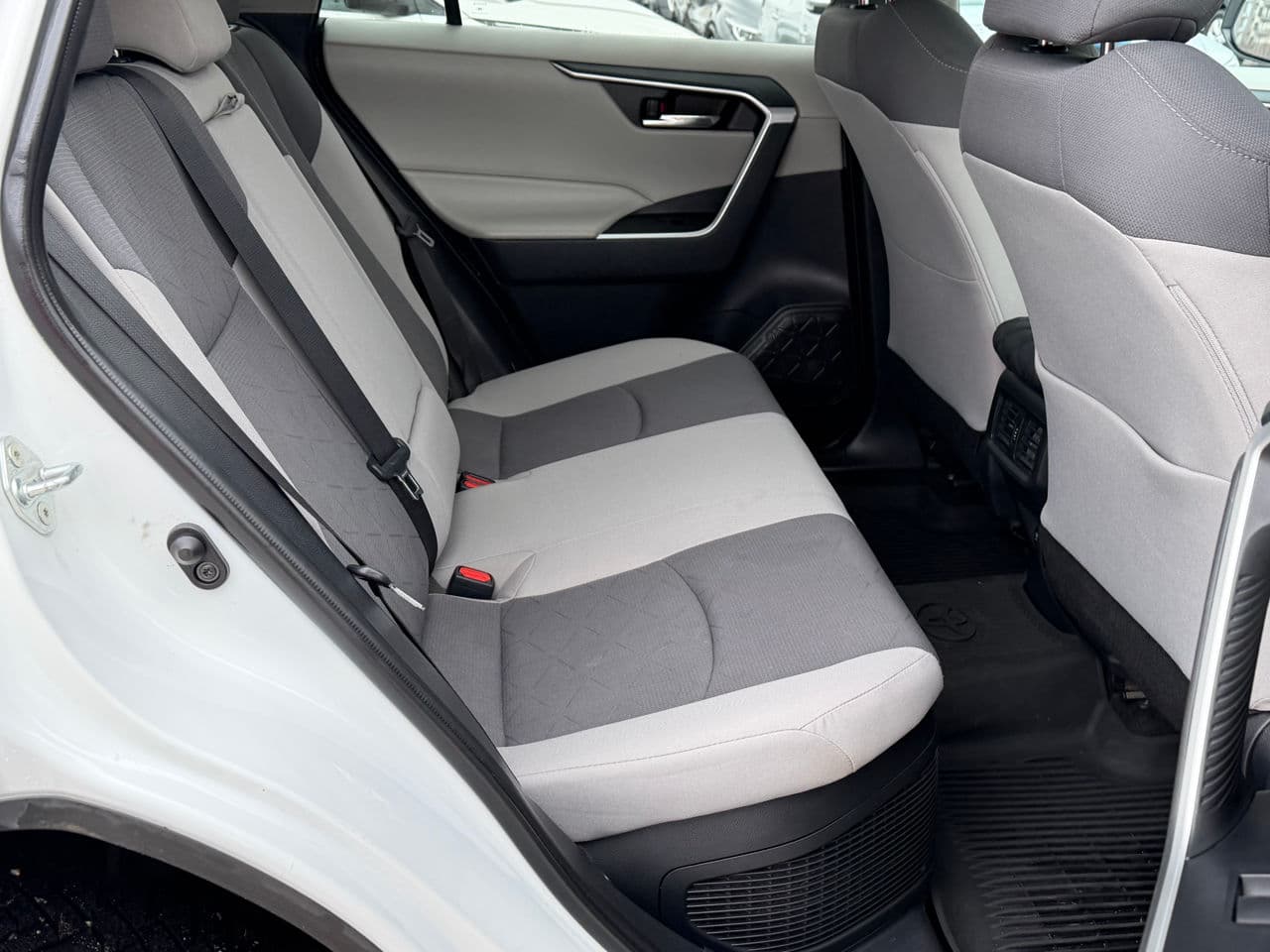 2020 Toyota Rav-4 — Miniatură 9