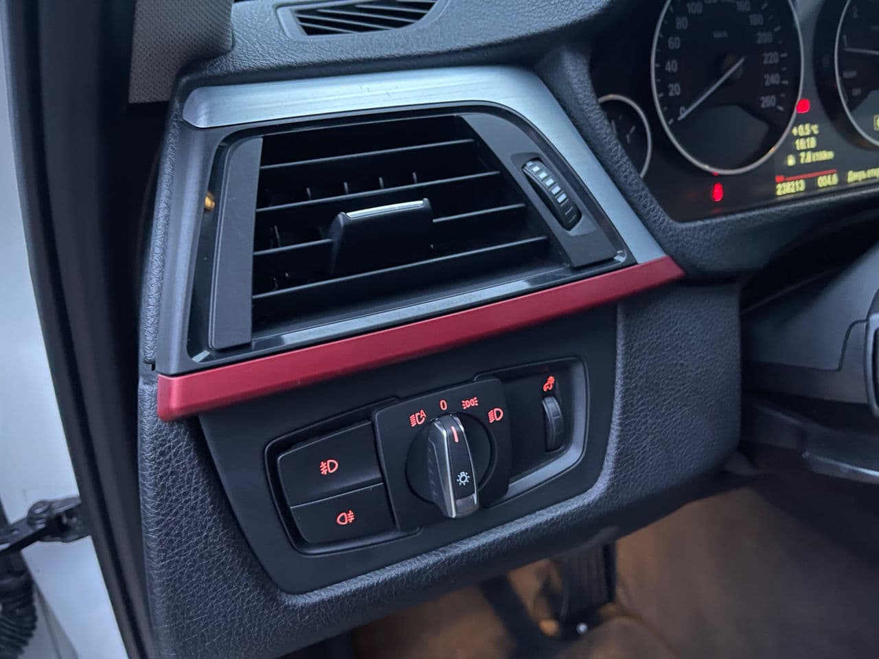 2013 BMW 320 — Miniatură 9