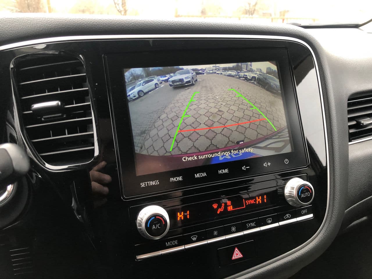 2021 Mitsubishi Outlander — Miniatură 10