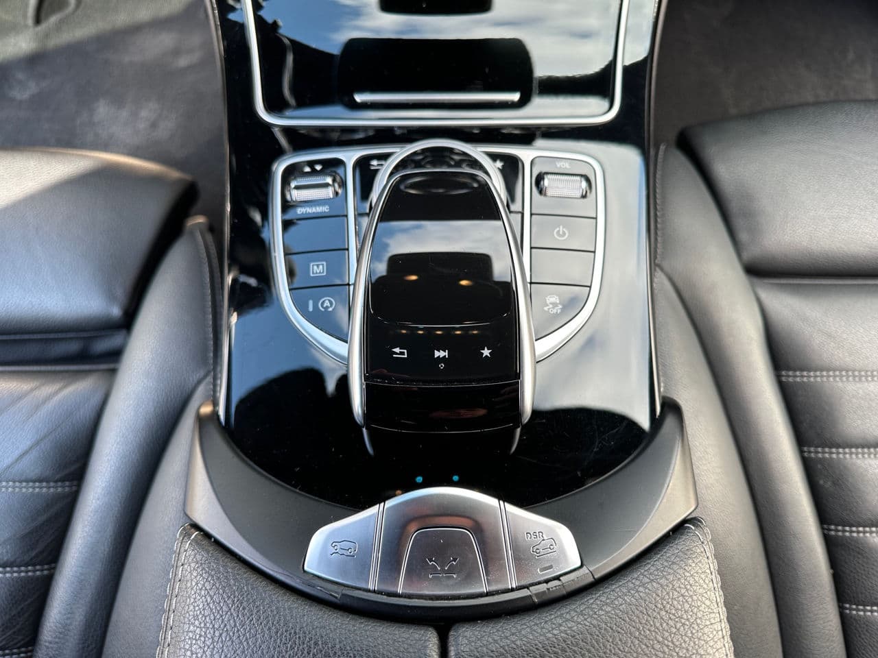 2017 Mercedes GLC 250d — Miniatură 12