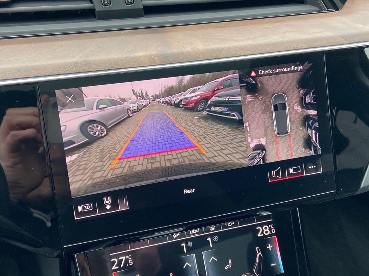 2019 Audi E-tron — Miniatură 17