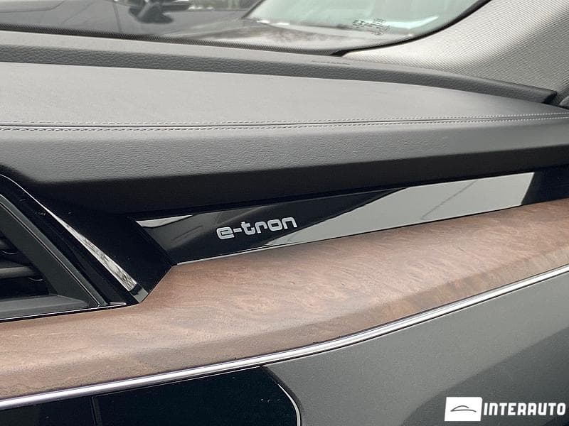 2019 Audi E-tron — Miniatură 19