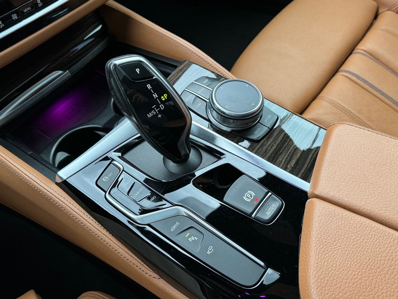 2019 BMW 530e — Miniatură 12