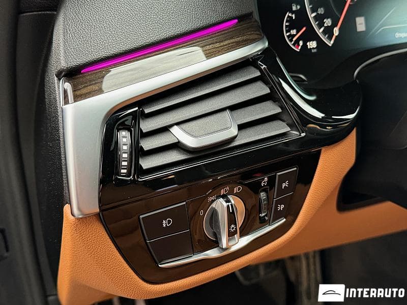 2019 BMW 530e — Miniatură 22