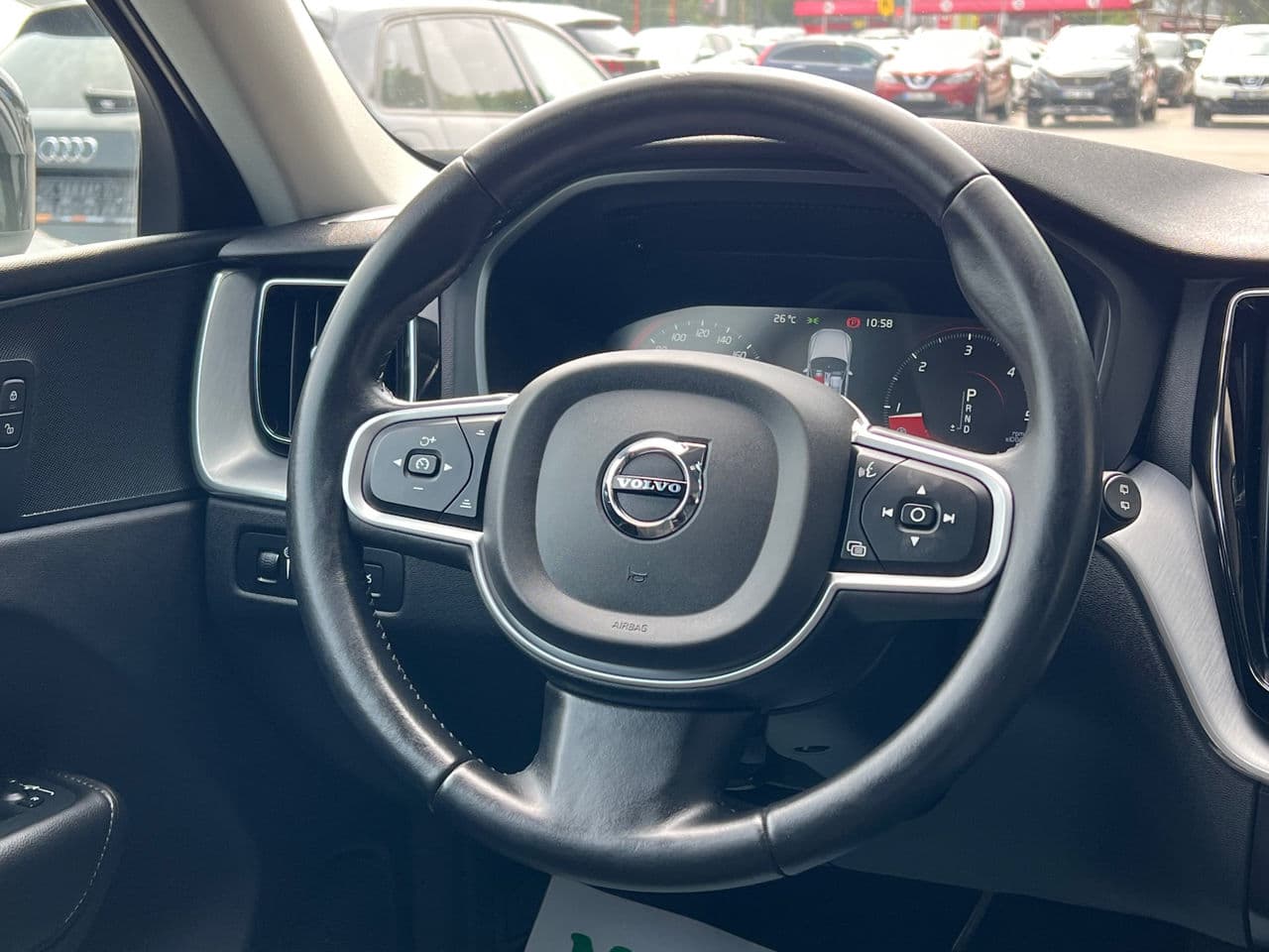 Volvo XC 60 2018 — Миниатюра 9