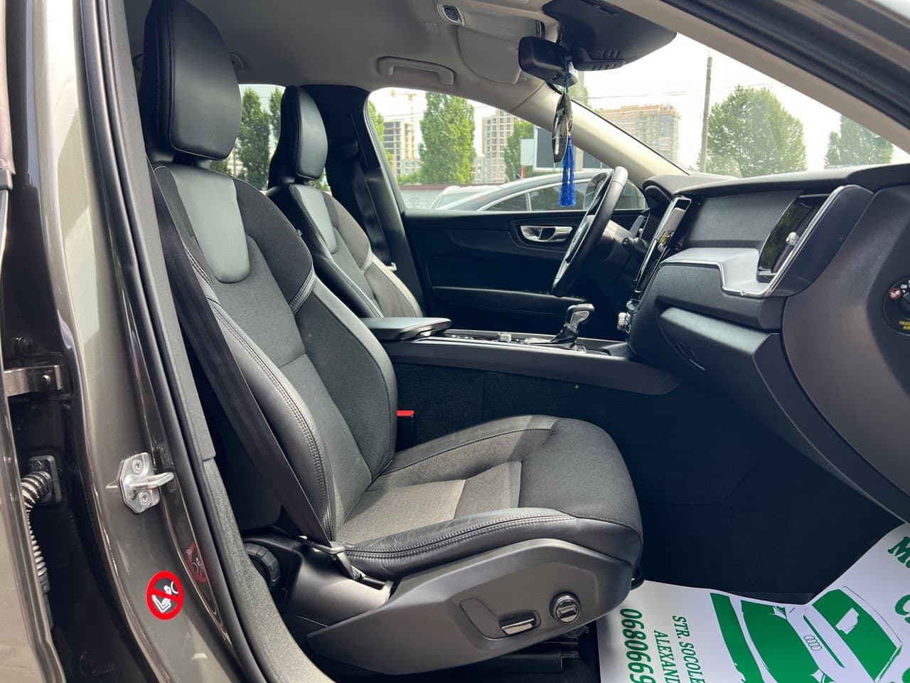 Volvo XC 60 2018 — Миниатюра 15