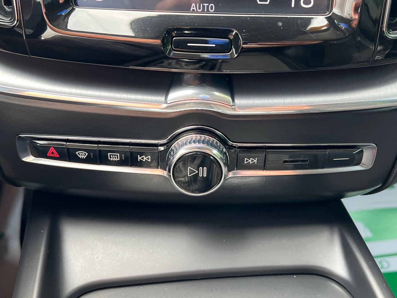 Volvo XC 60 2018 — Миниатюра 13