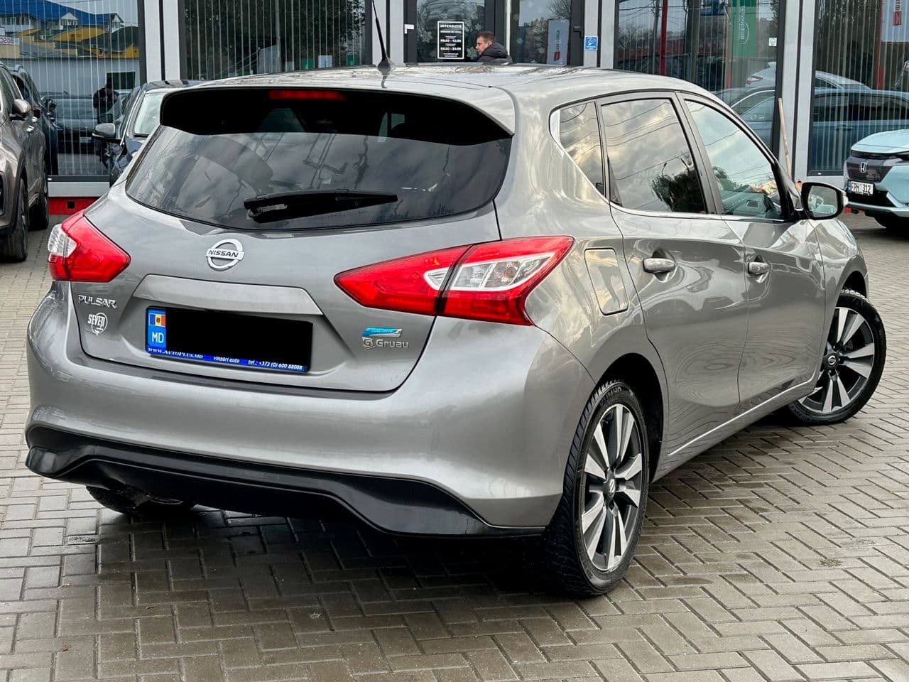 2016 Nissan Pulsar — Miniatură 3