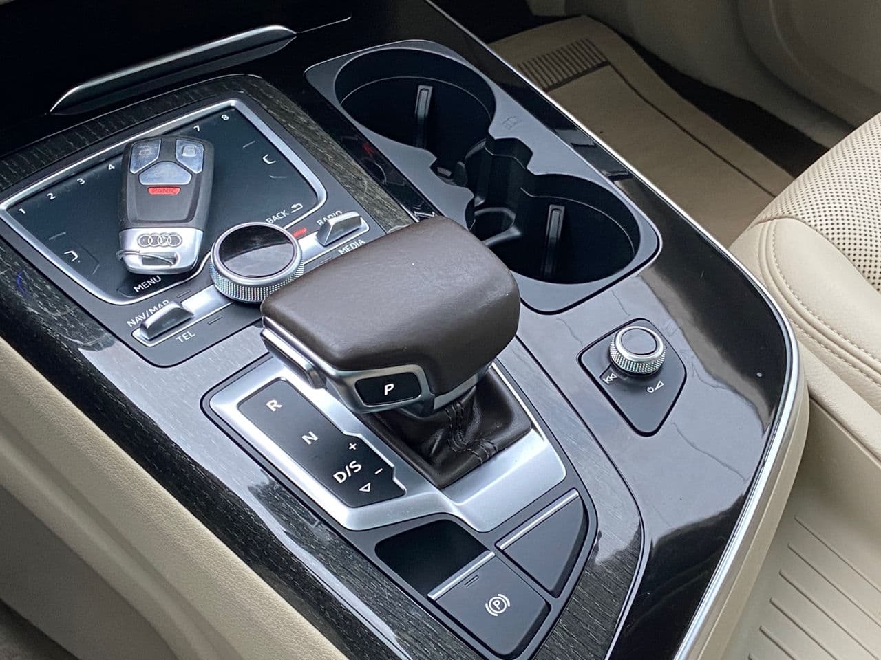 2016 Audi Q7 — Miniatură 16