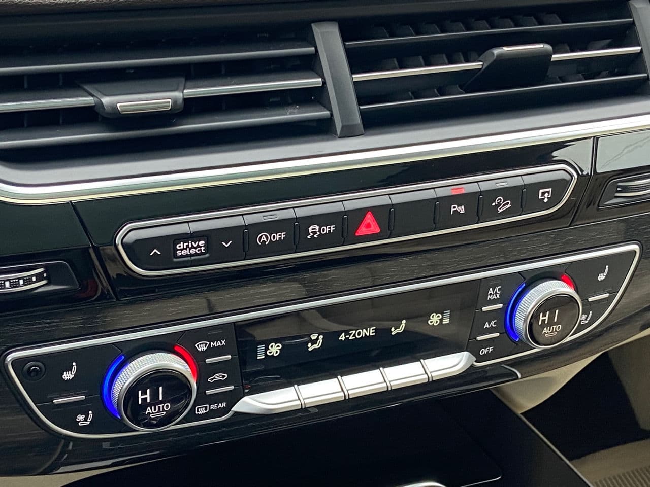 2016 Audi Q7 — Miniatură 15