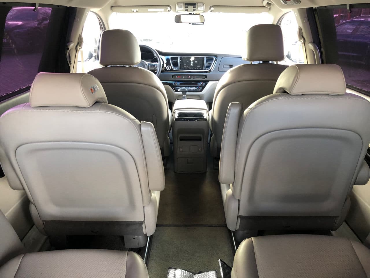 2017 Kia Carnival — Miniatură 16
