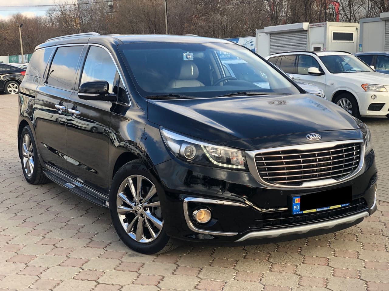 2017 Kia Carnival — Miniatură 4
