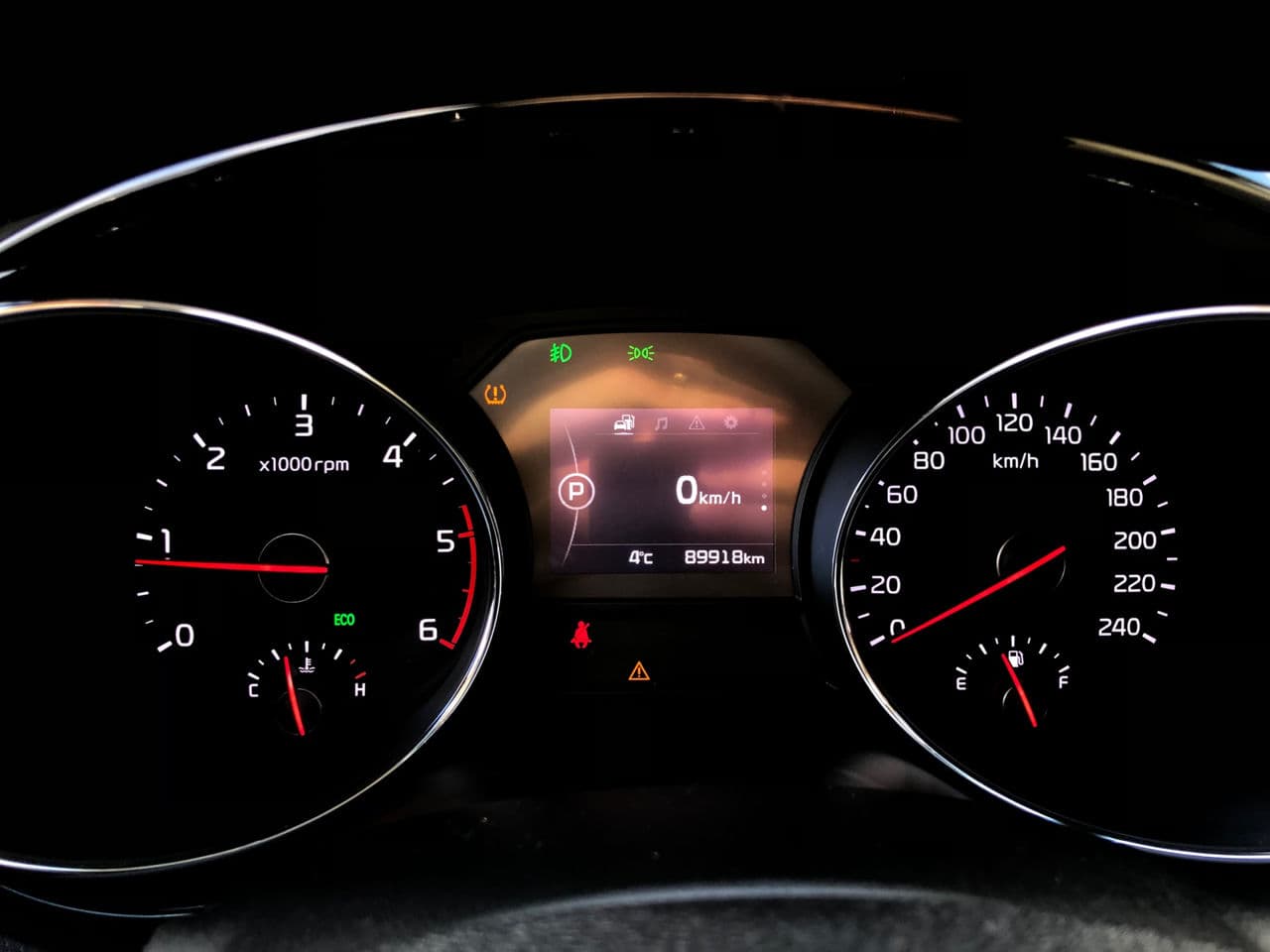 2017 Kia Carnival — Miniatură 8