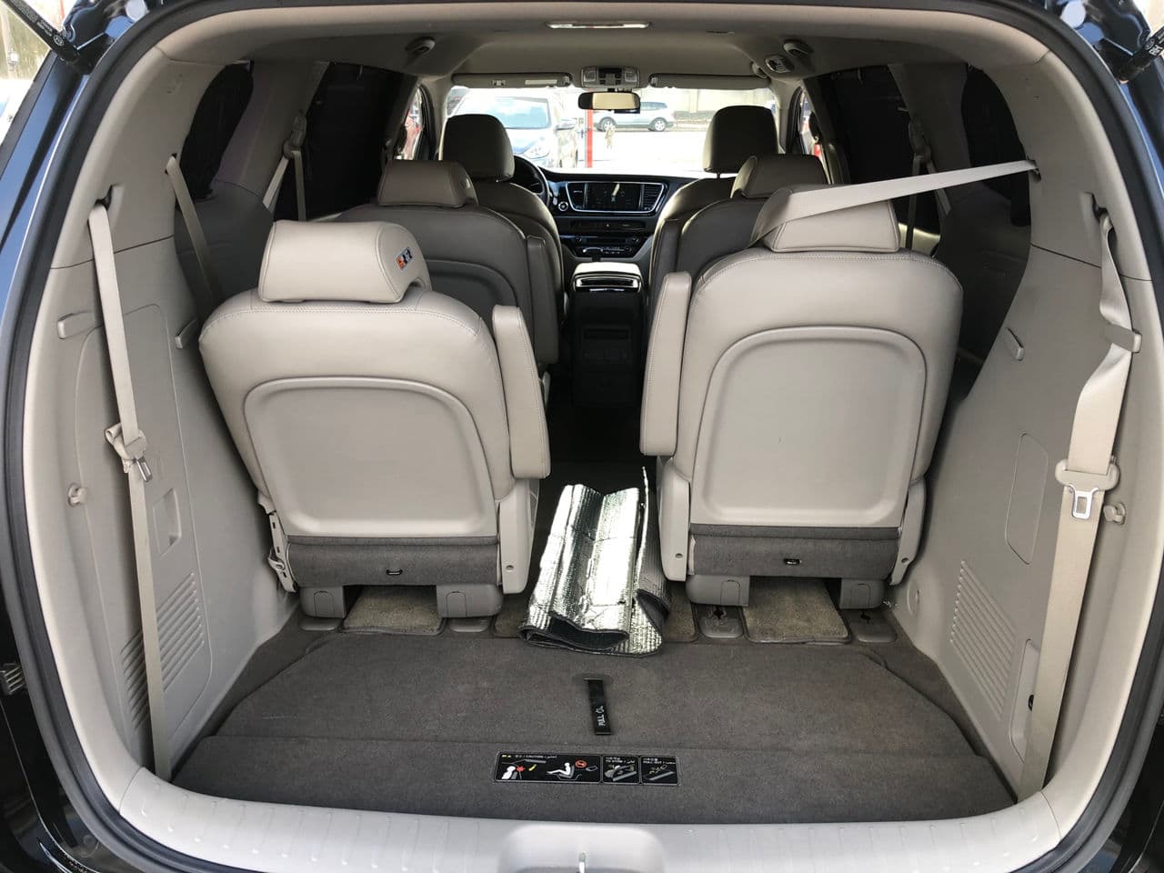 2017 Kia Carnival — Miniatură 19