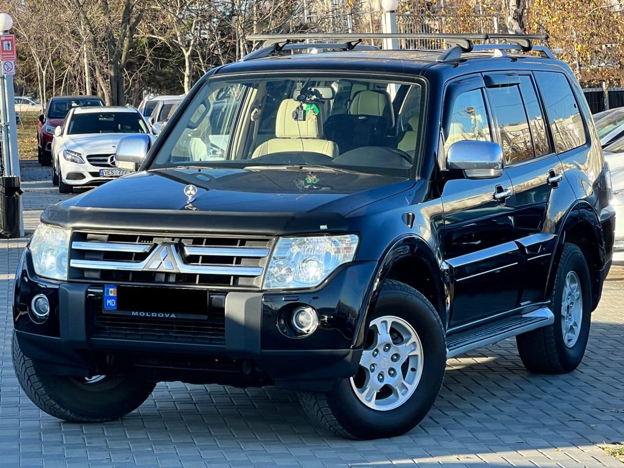 2009 Mitsubishi Pajero — Miniatură 3