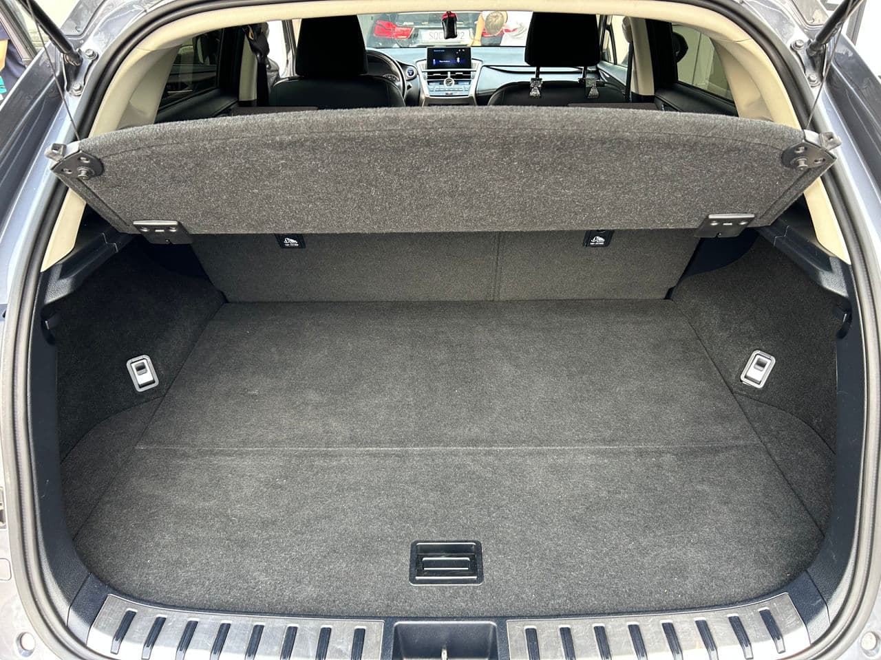 2015 Lexus NX 300H — Miniatură 16