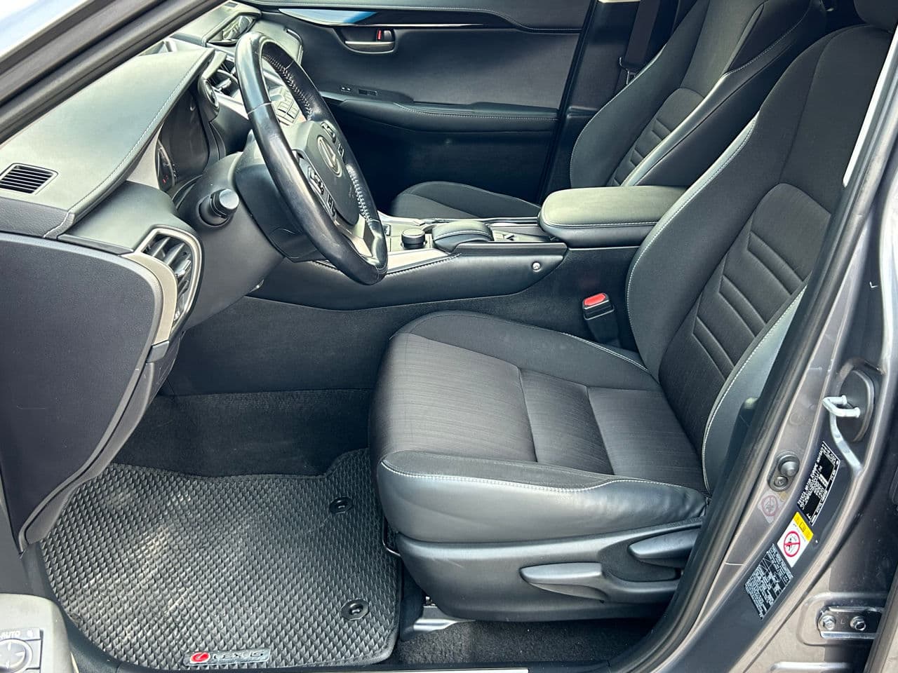 2015 Lexus NX 300H — Miniatură 7
