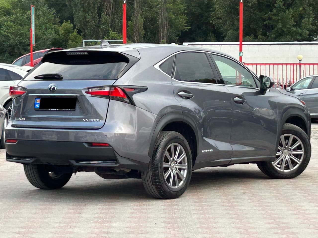 2015 Lexus NX 300H — Miniatură 2
