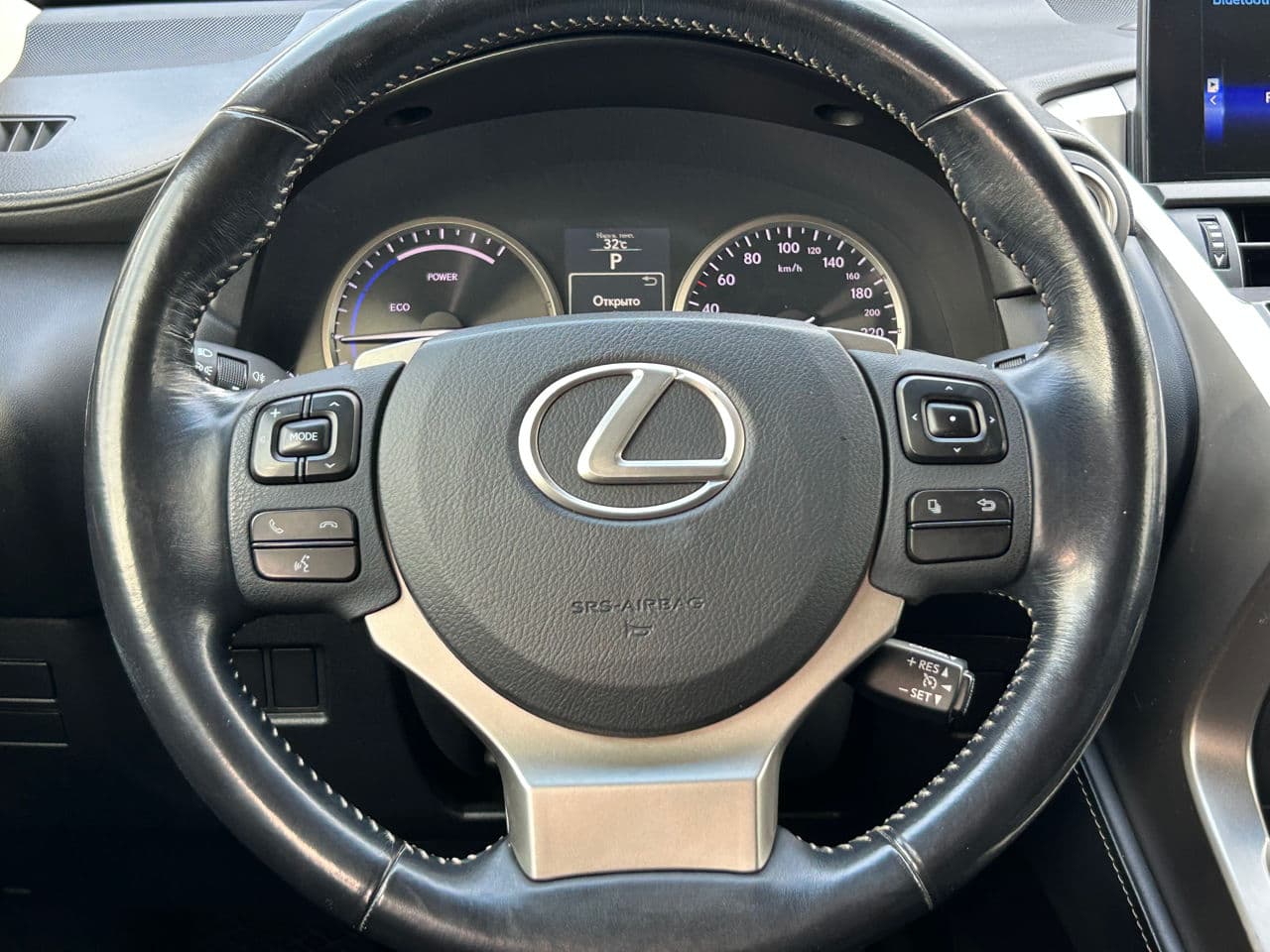 2015 Lexus NX 300H — Miniatură 9
