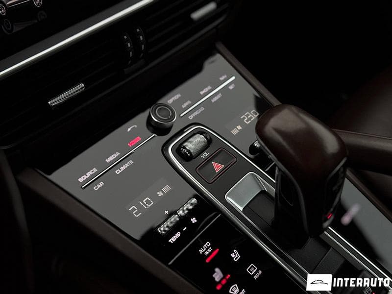 2019 Porsche Cayenne — Miniatură 11