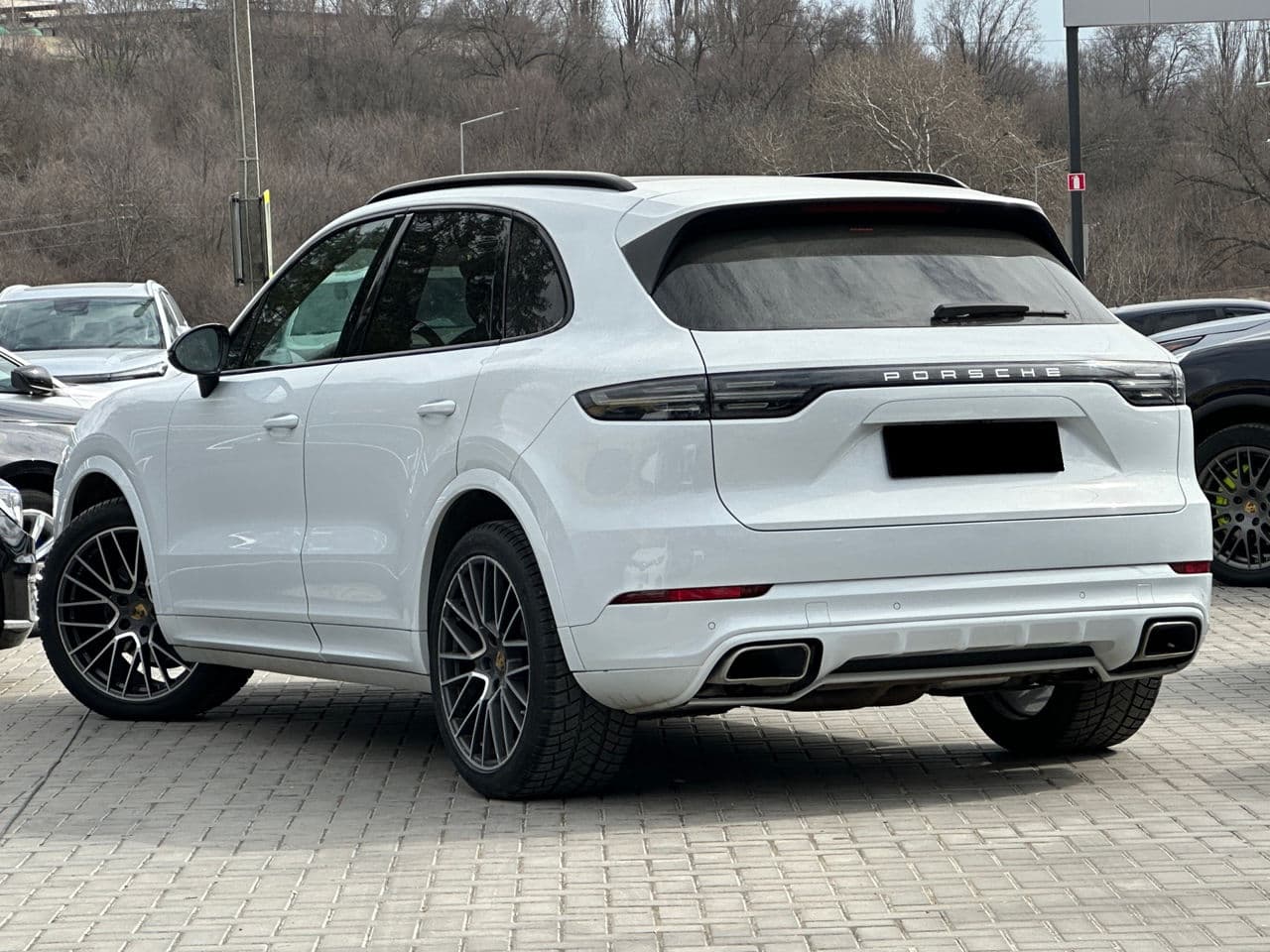 2019 Porsche Cayenne — Miniatură 4