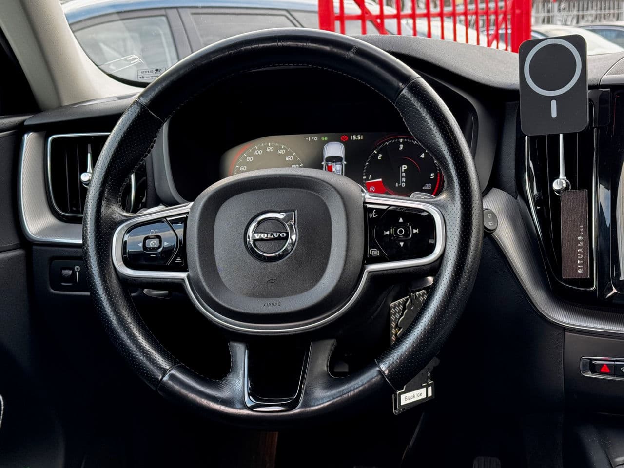 Volvo XC 60 2017 — Миниатюра 8