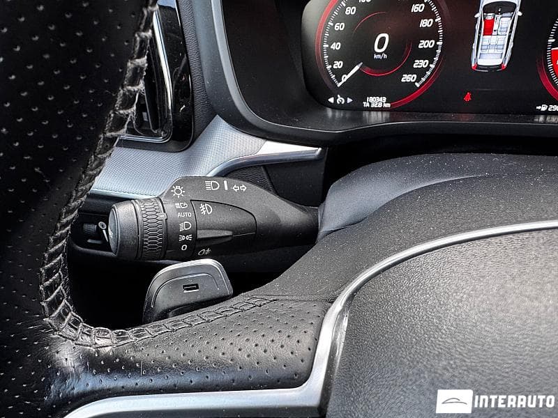 Volvo XC 60 2017 — Миниатюра 15
