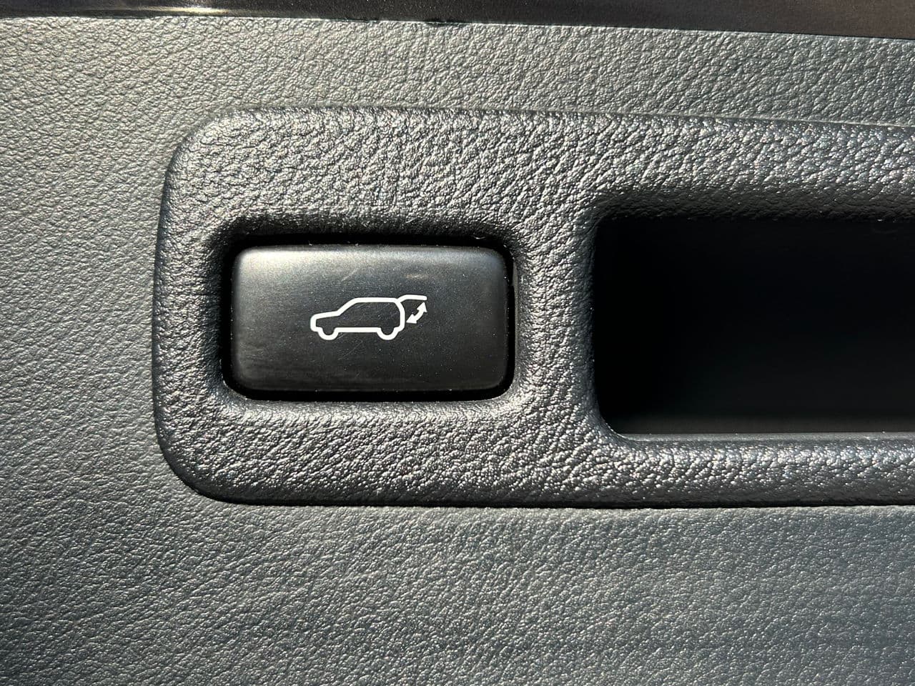 2015 Lexus NX 300H — Miniatură 18