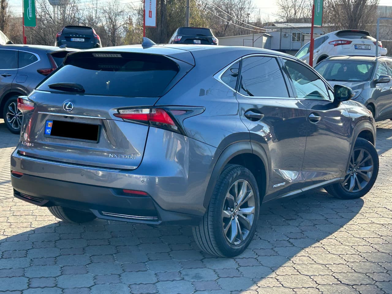 2015 Lexus NX 300H — Miniatură 3