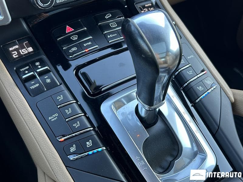 2015 Porsche Cayenne S Hybrid — Miniatură 13