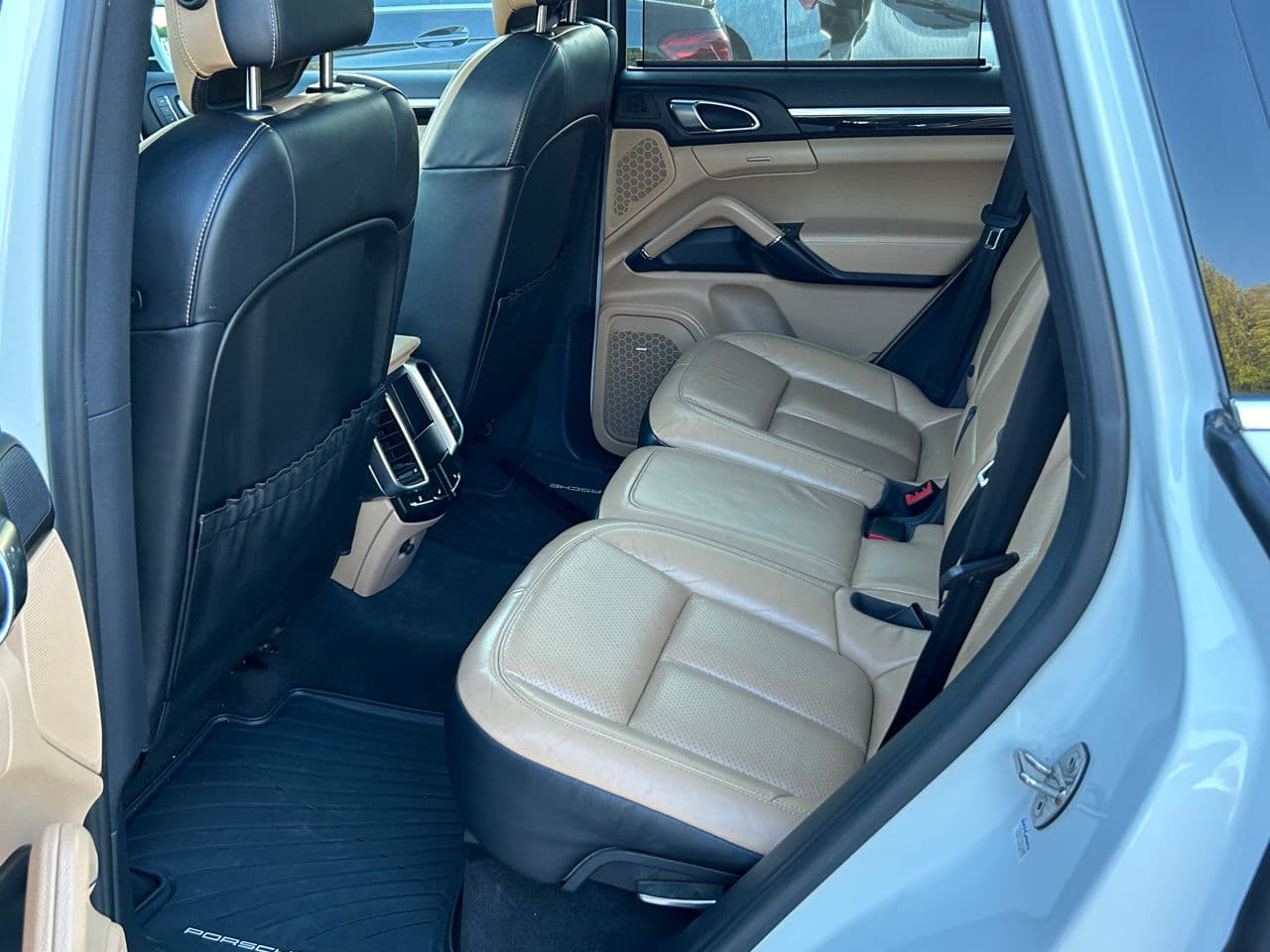 2015 Porsche Cayenne S Hybrid — Miniatură 17