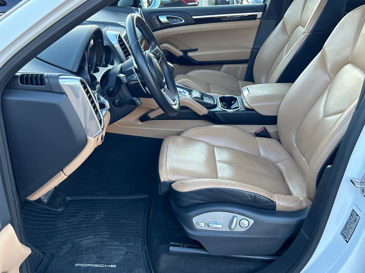 2015 Porsche Cayenne S Hybrid — Miniatură 9