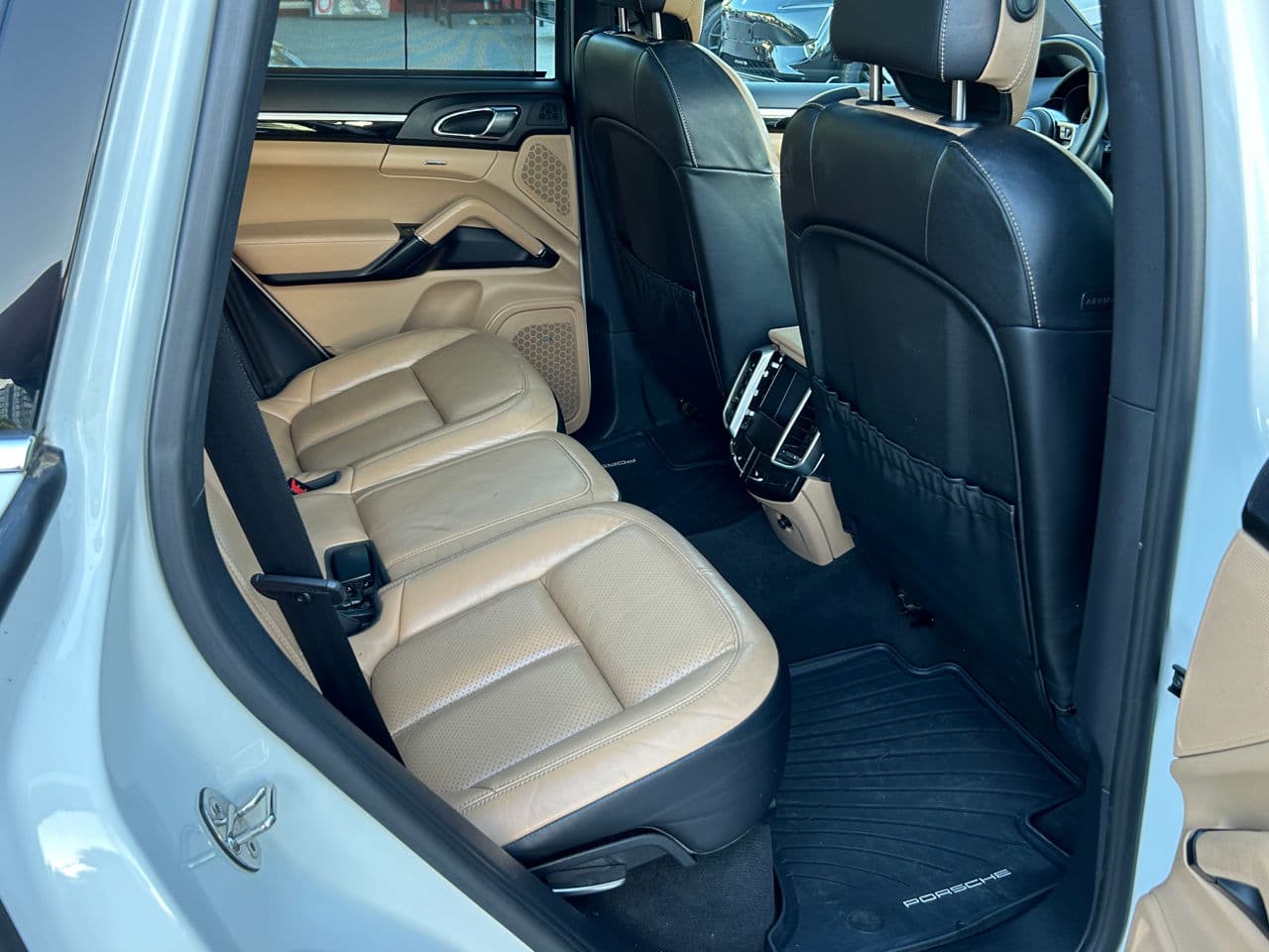 2015 Porsche Cayenne S Hybrid — Miniatură 19