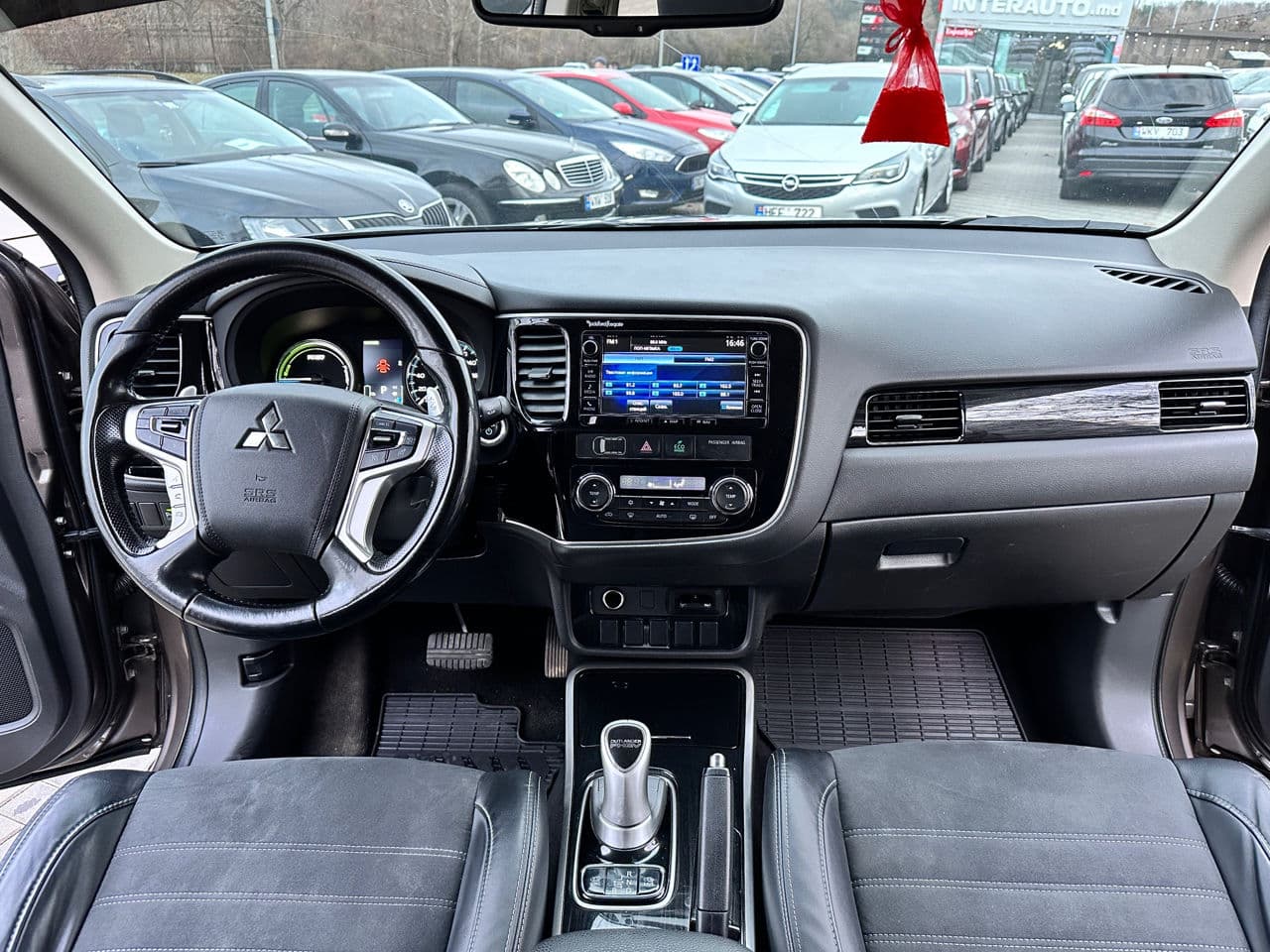 Mitsubishi Outlander 2015 — Миниатюра 7