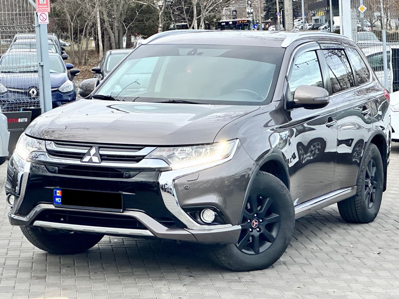 Mitsubishi Outlander 2015 — Миниатюра 3