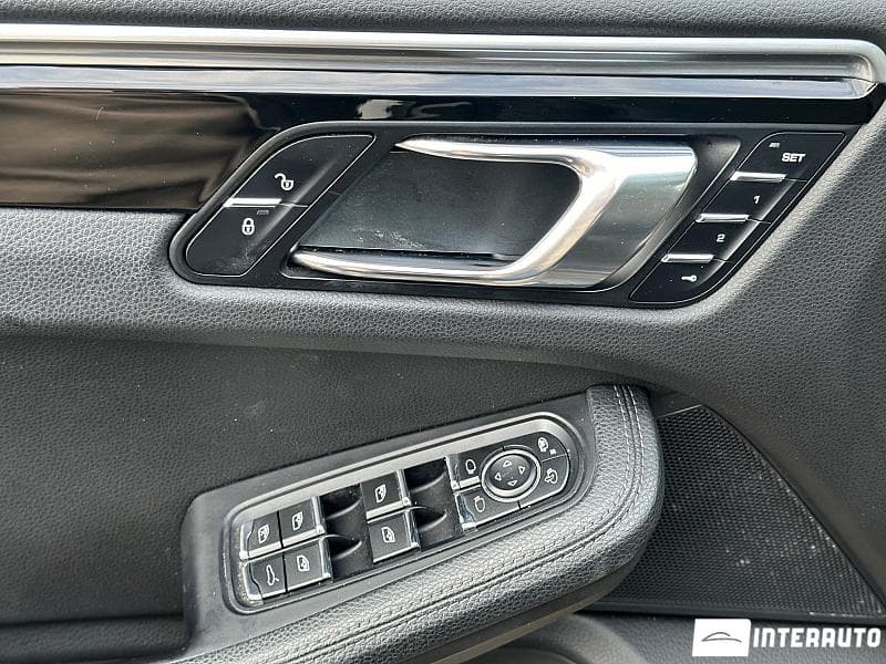 2016 Porsche Macan — Miniatură 14