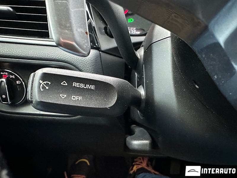 2016 Porsche Macan — Miniatură 13