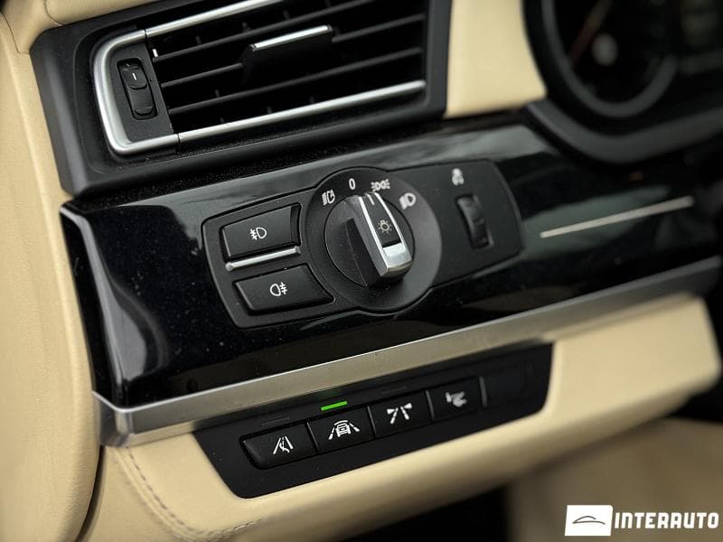 BMW 730 2012 — Миниатюра 7