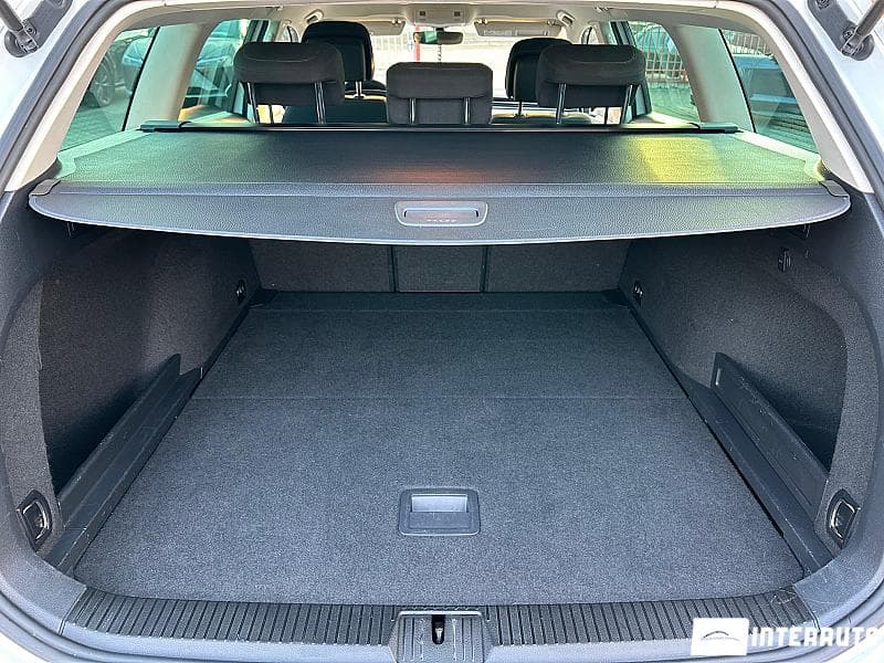 2016 Volkswagen Passat — Miniatură 18