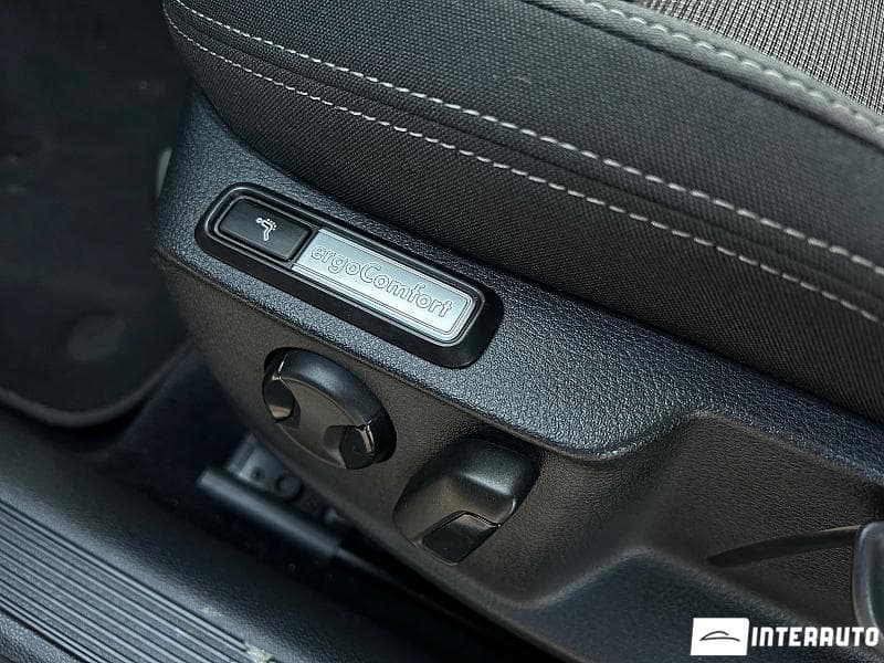2016 Volkswagen Passat — Miniatură 15