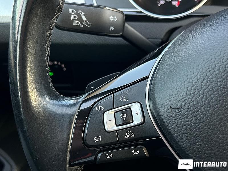 2016 Volkswagen Passat — Miniatură 9