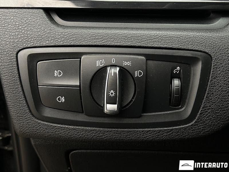 BMW X1 1.6D 2019 — Миниатюра 8