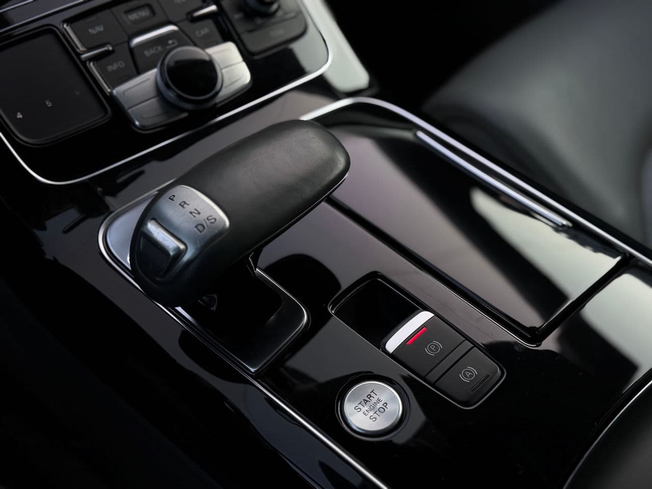 2016 Audi A8 — Miniatură 20