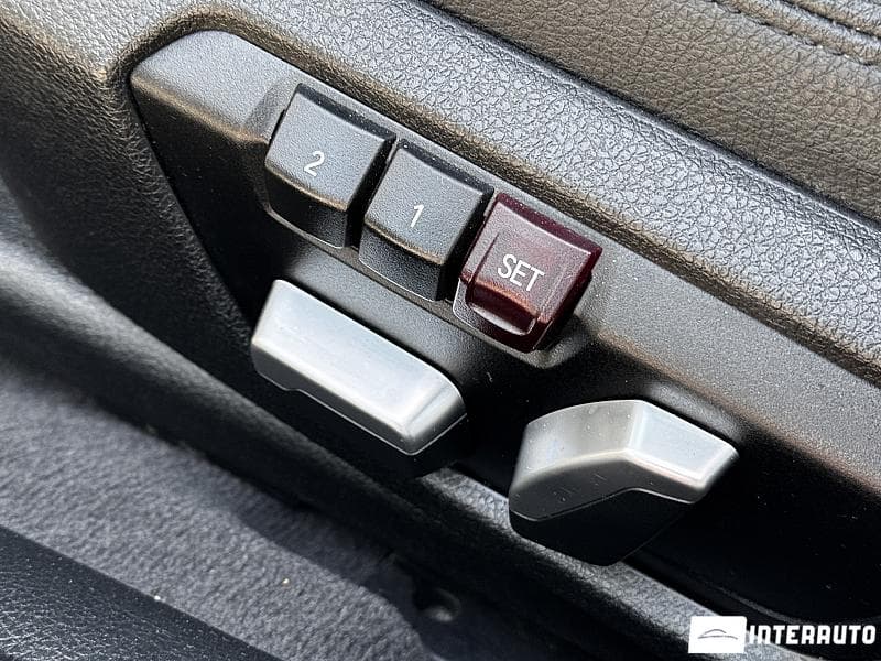 2015 BMW 320 — Miniatură 16
