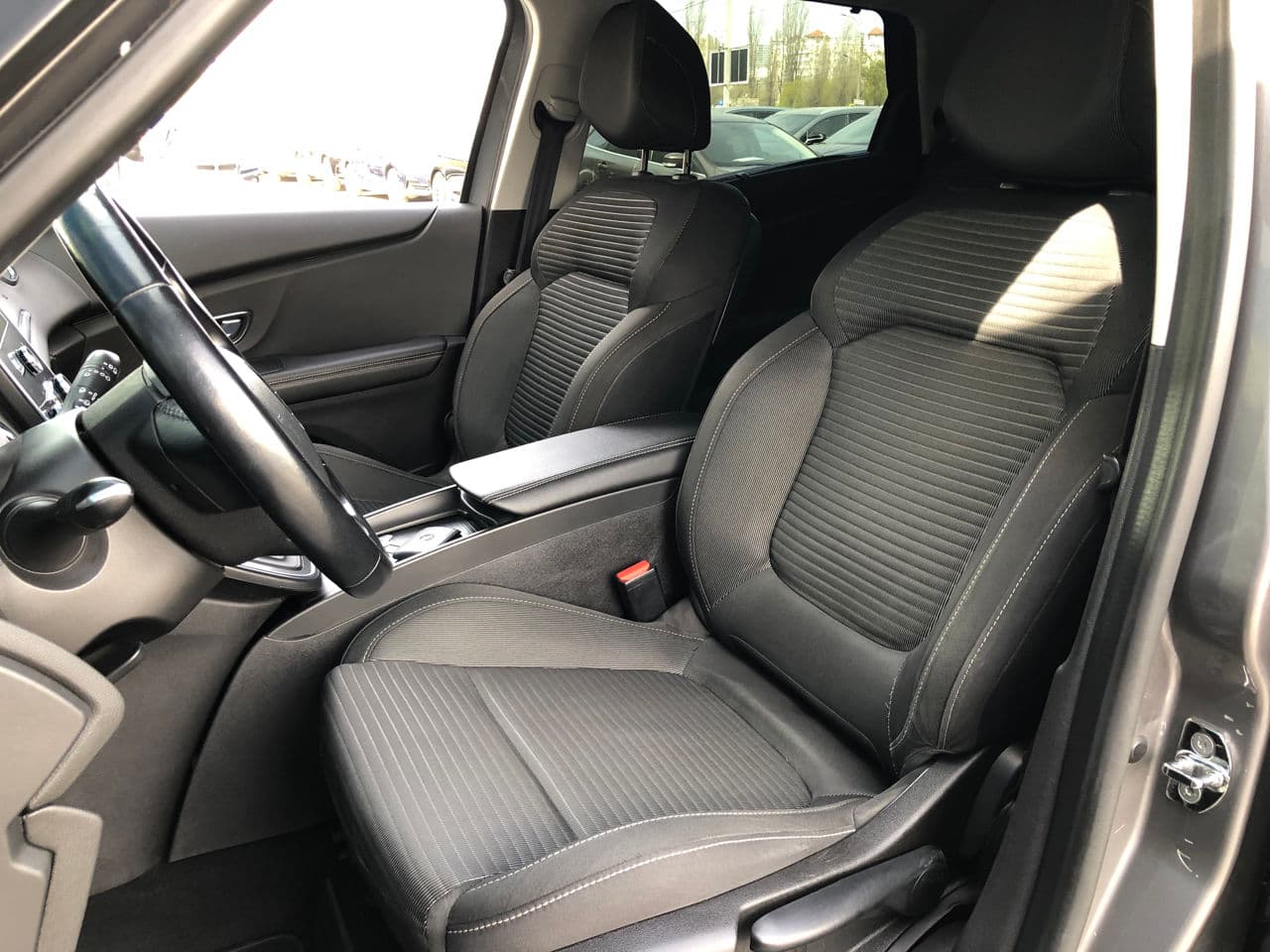 2017 Renault Scenic — Miniatură 5