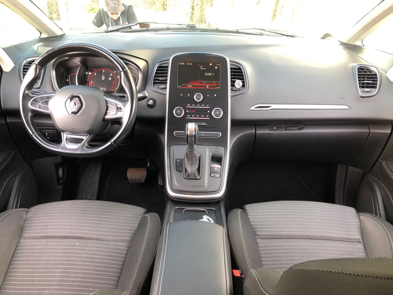 2017 Renault Scenic — Miniatură 6
