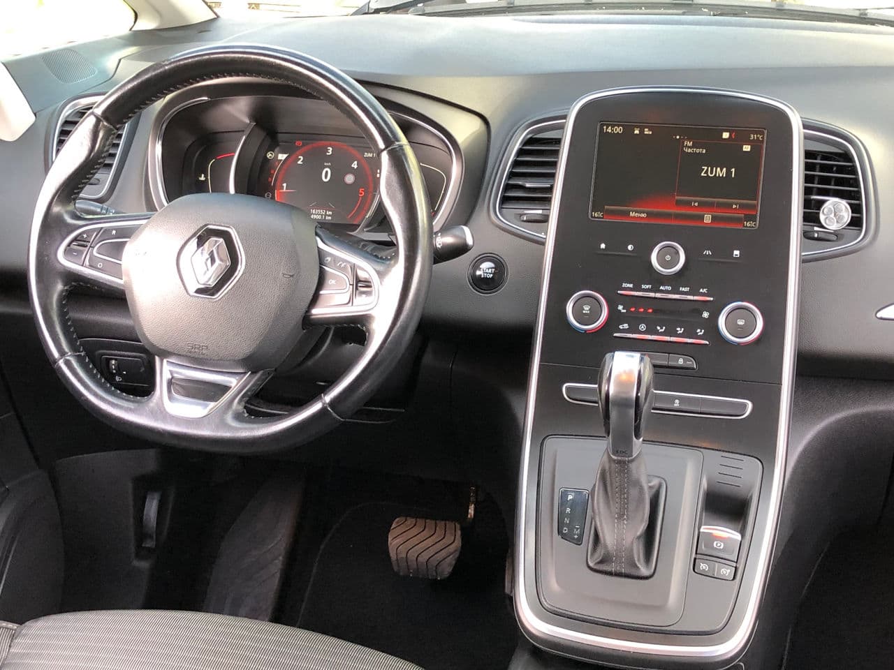2017 Renault Scenic — Miniatură 10