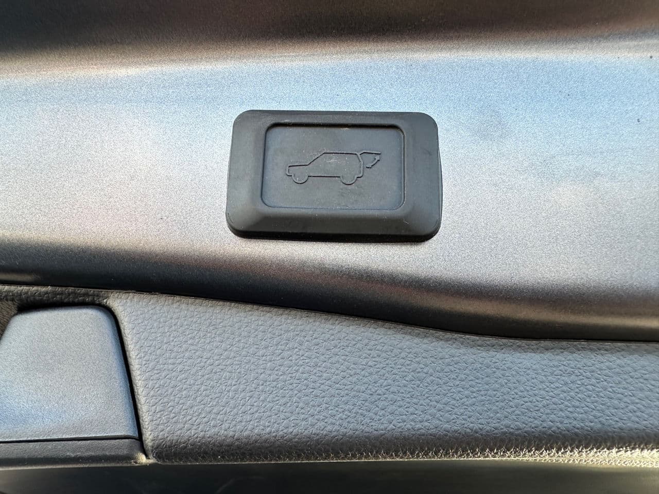 2022 Toyota Rav-4 — Miniatură 15