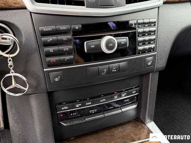 2012 Mercedes E 200 — Miniatură 14