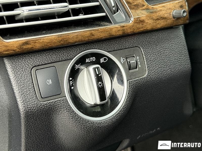 2012 Mercedes E 200 — Miniatură 15